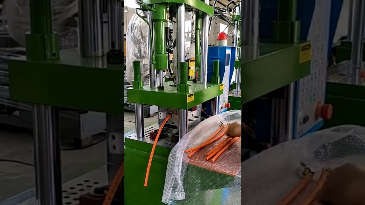 AU-Standard 3-Flat-Pin PVC Plastic Injection Molding Machine 450-ST