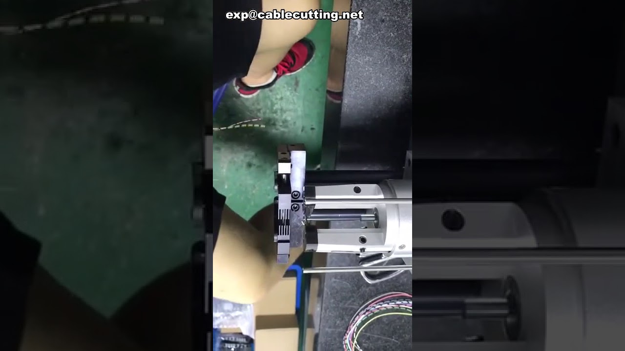 Automatic coaxial cable stripping machine