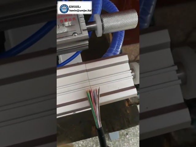 Pneumatic Wire Stripping Machine for Long Thick Cable, OD 3-65mm, 300mm Stripping Length